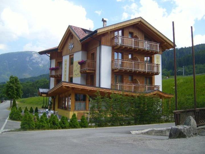 Residence Garni Il Giglio 코메차두라 외부 사진