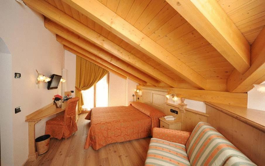 Residence Garni Il Giglio 코메차두라 객실 사진