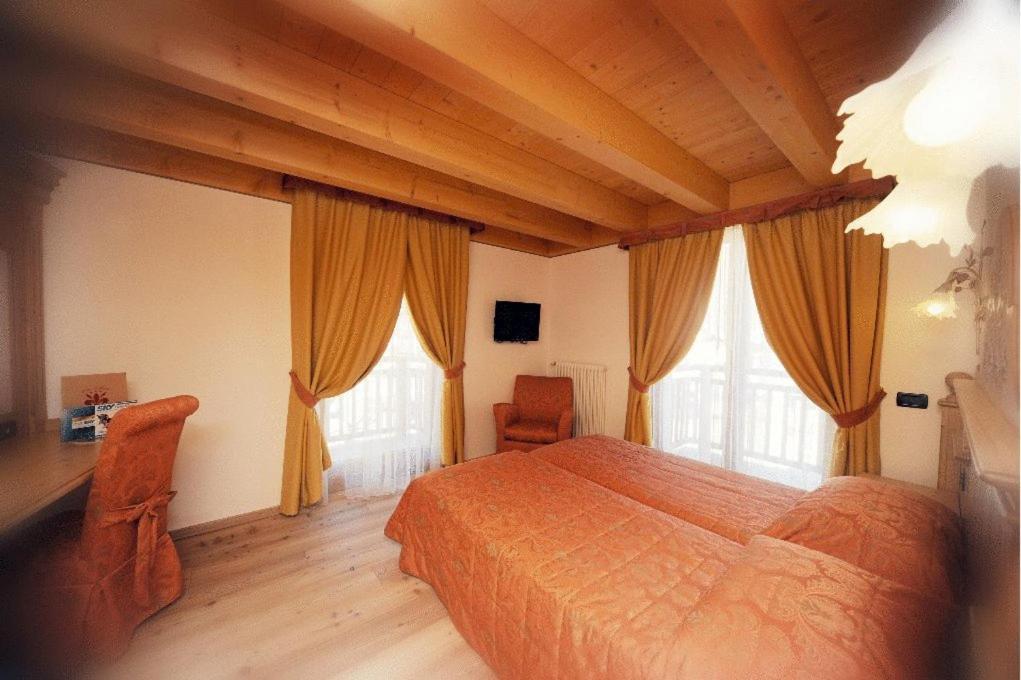 Residence Garni Il Giglio 코메차두라 객실 사진