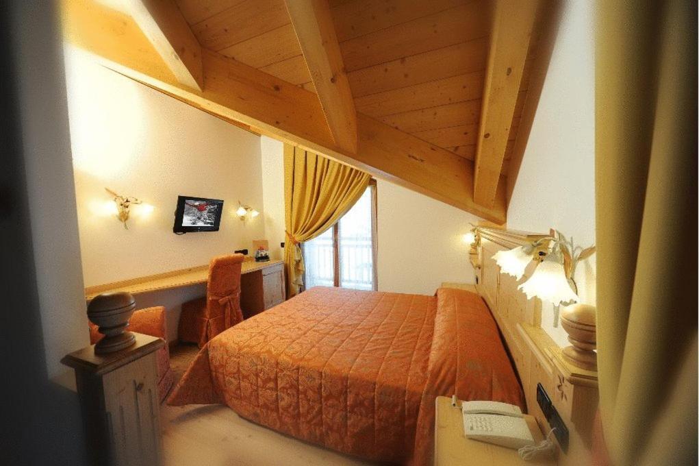 Residence Garni Il Giglio 코메차두라 객실 사진