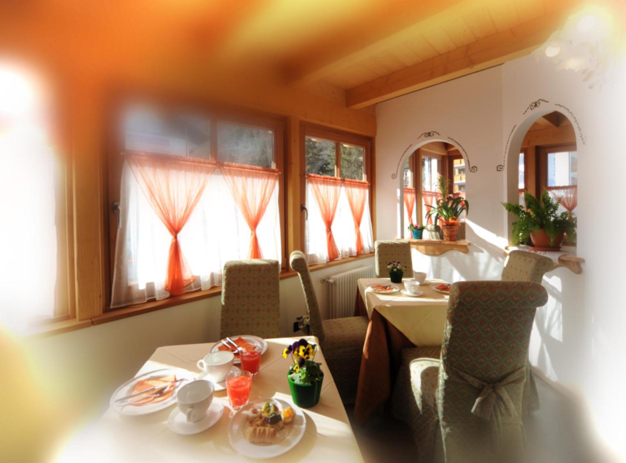 Residence Garni Il Giglio 코메차두라 외부 사진