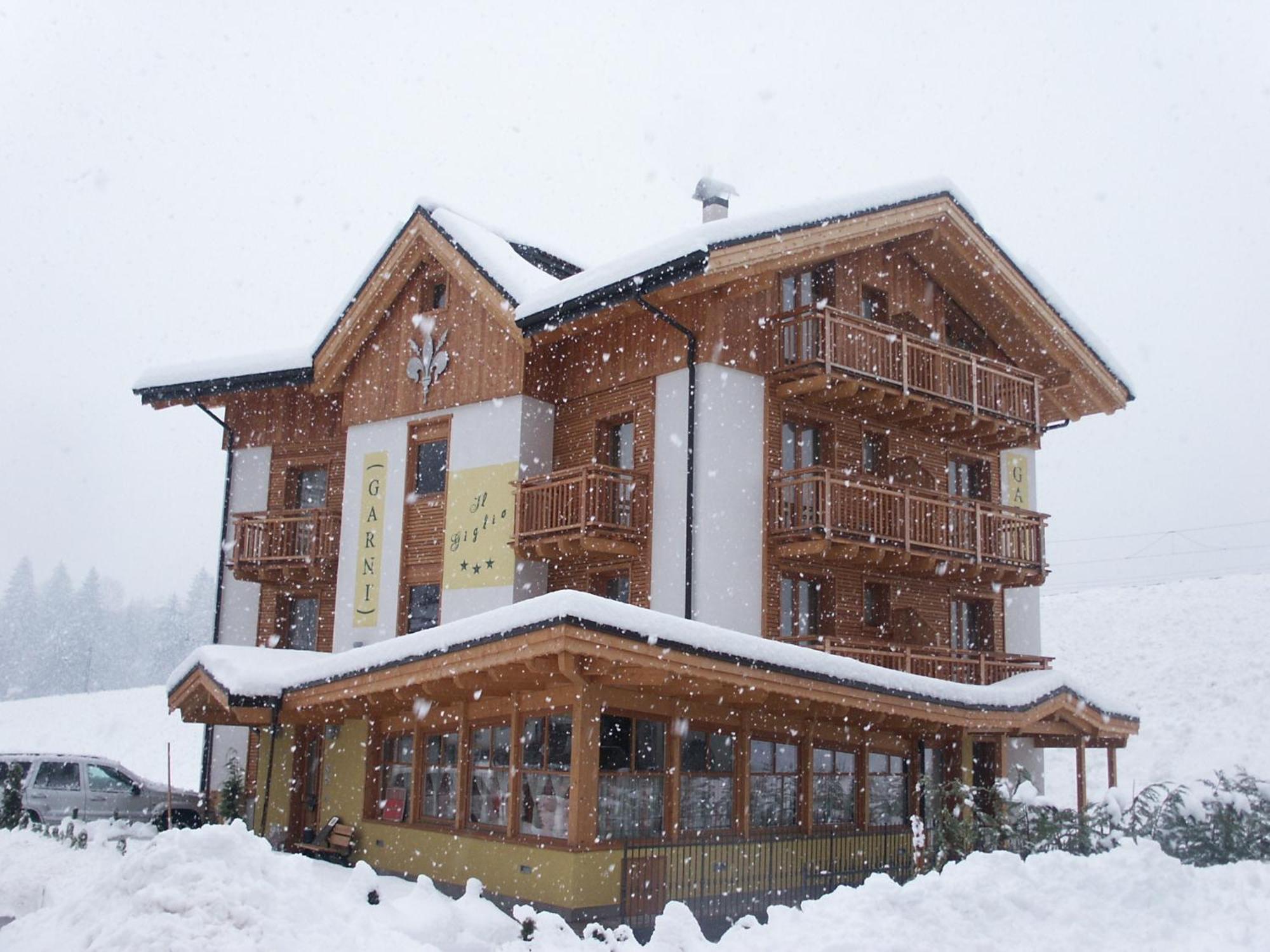 Residence Garni Il Giglio 코메차두라 외부 사진