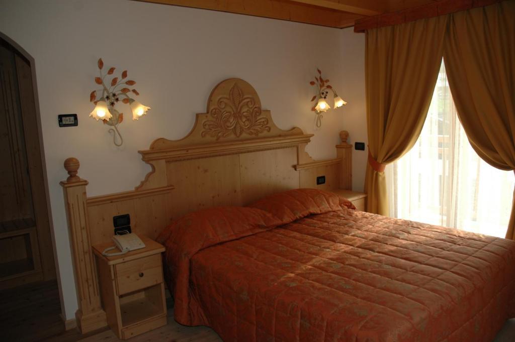 Residence Garni Il Giglio 코메차두라 객실 사진