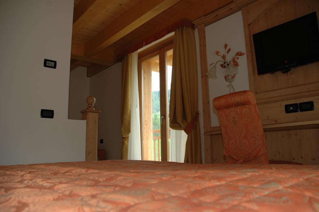 Residence Garni Il Giglio 코메차두라 외부 사진