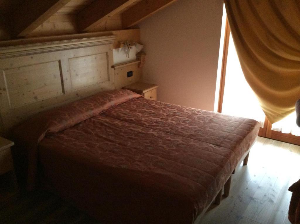 Residence Garni Il Giglio 코메차두라 객실 사진