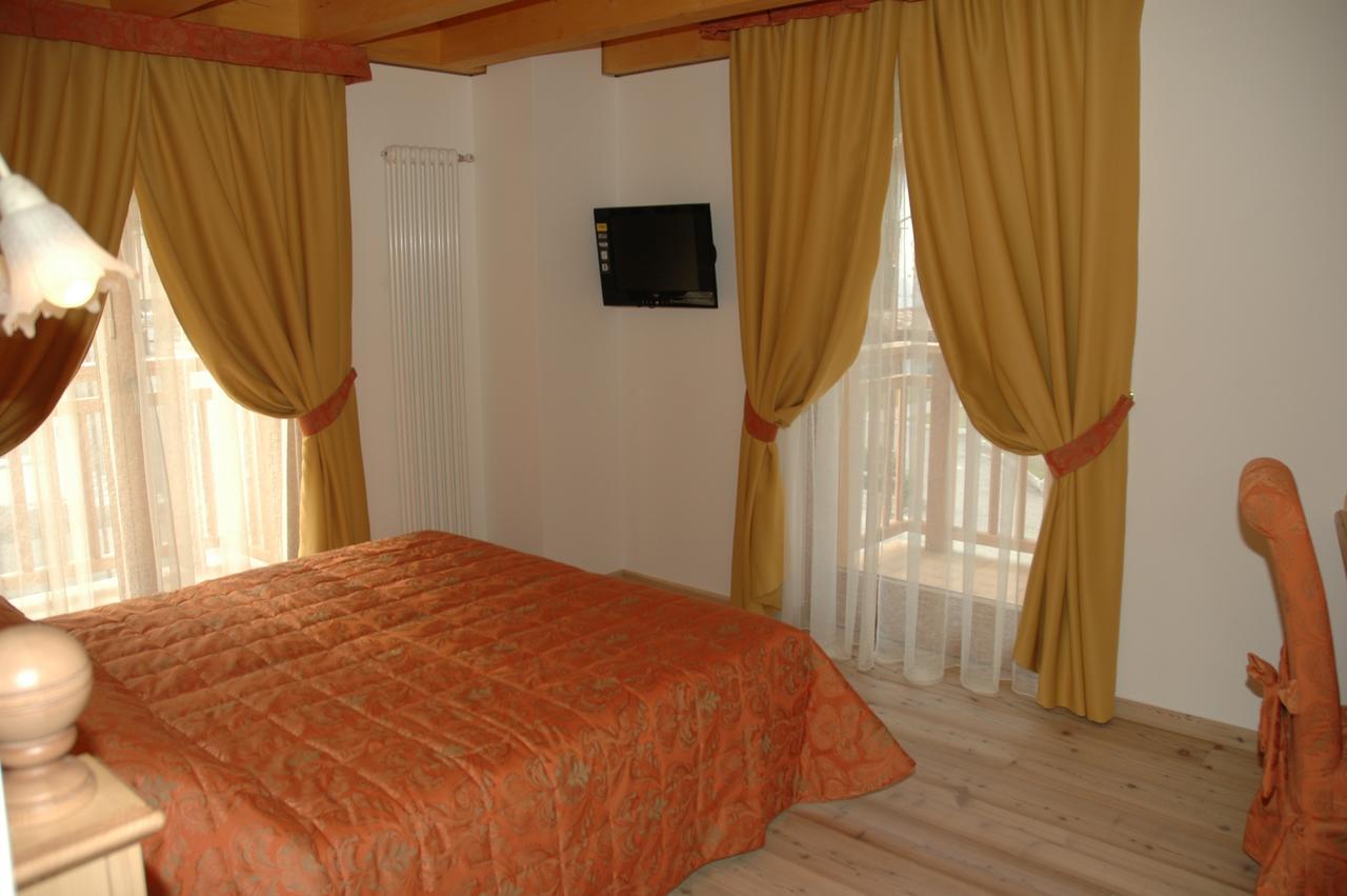 Residence Garni Il Giglio 코메차두라 외부 사진